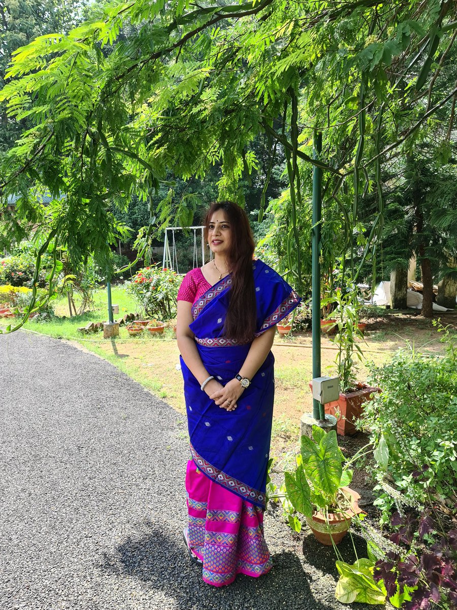 Rajeshwari B Experiencing Nature In Santhal Pargana In Santhali Panchi Saree This Is A Unique Experience To Be One With The Earth Be Happy With Bare Necessities Is