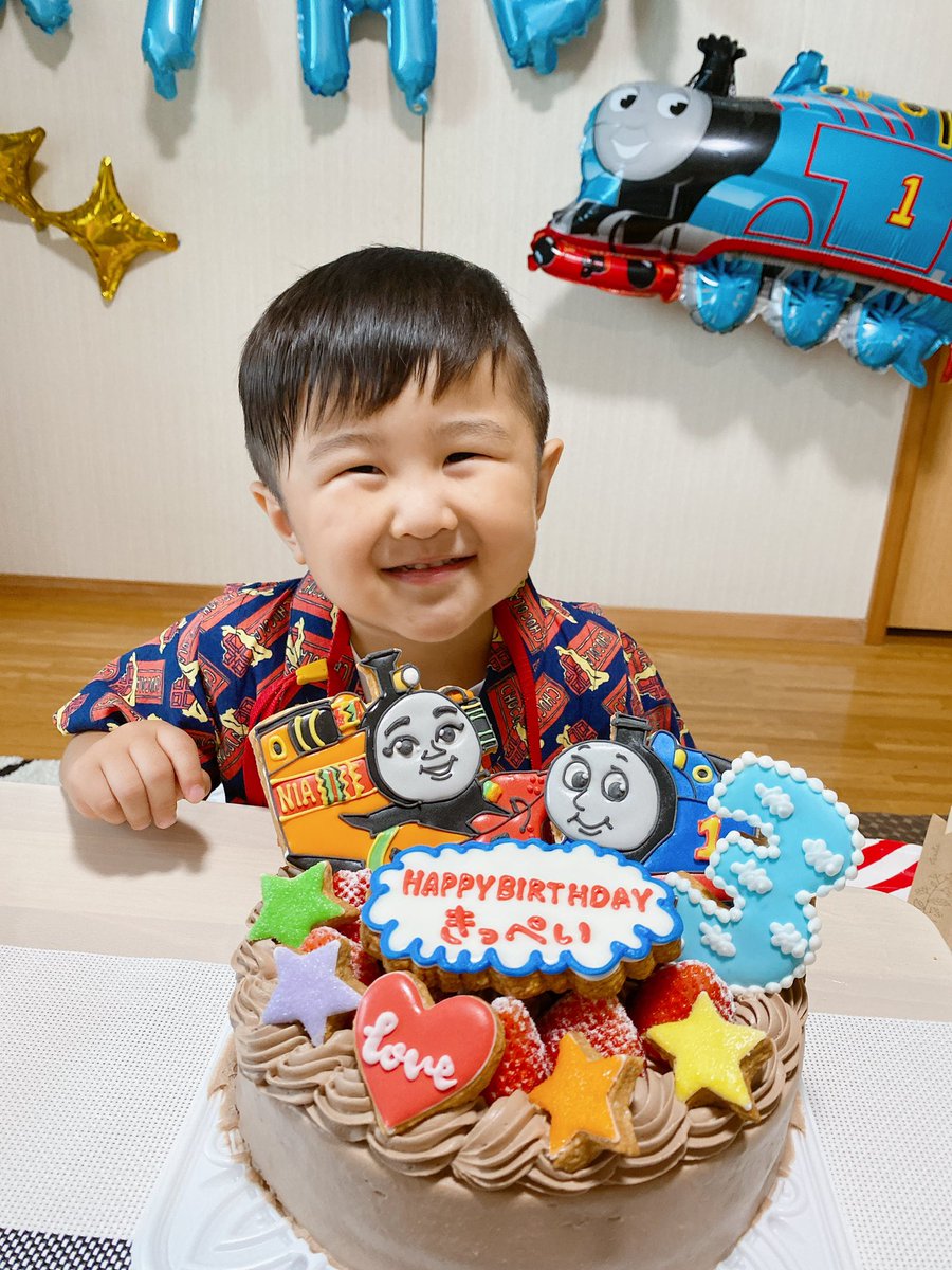 osaru0923's tweet photo. おめでとうきぃちゃん♡♡
#縁日ごっこ
#3歳
#誕生日パーティー 
#8月7日 https://t.co/dSP1QQP4oI