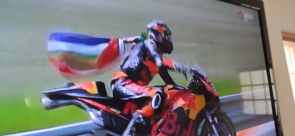 SPvanZyl's tweet image. Binder wins! Go SA! 🇿🇦 #MotoGP #CzechGP