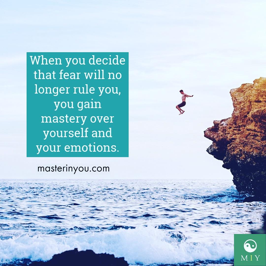 masterinyou's tweet image. Part of mastering yourself is confronting what scares you 🙂 #SundayMotivation #quotes #selfdevelopement #inspiringquotes #empowerment