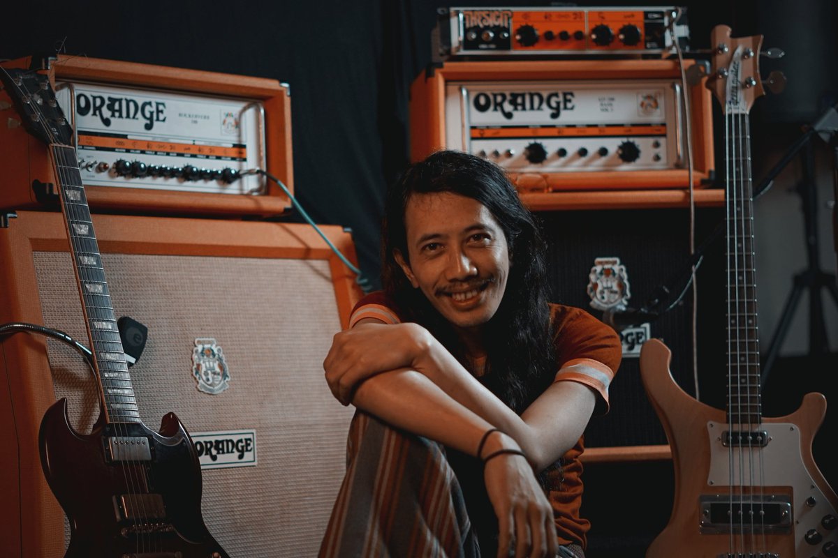 Good news: <a href="/rekti_yoewono/">Rekti Yoewono</a> officially joins <a href="/OrangeAmps/">Orangeamps</a>! orangeamps.com/artist/rekti-y…