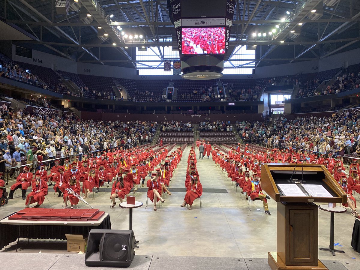 PQuessenberry's tweet photo. Congratulations @OzarkTigers Graduating Seniors Class of 2020‼️ You have lived through a time in history that you will never forget. Go out into the World and Help Make It a better Place for ALL!  #TigerStrong #OzarkProud #SeniorClass2020 https://t.co/mP4RXmP3H4
