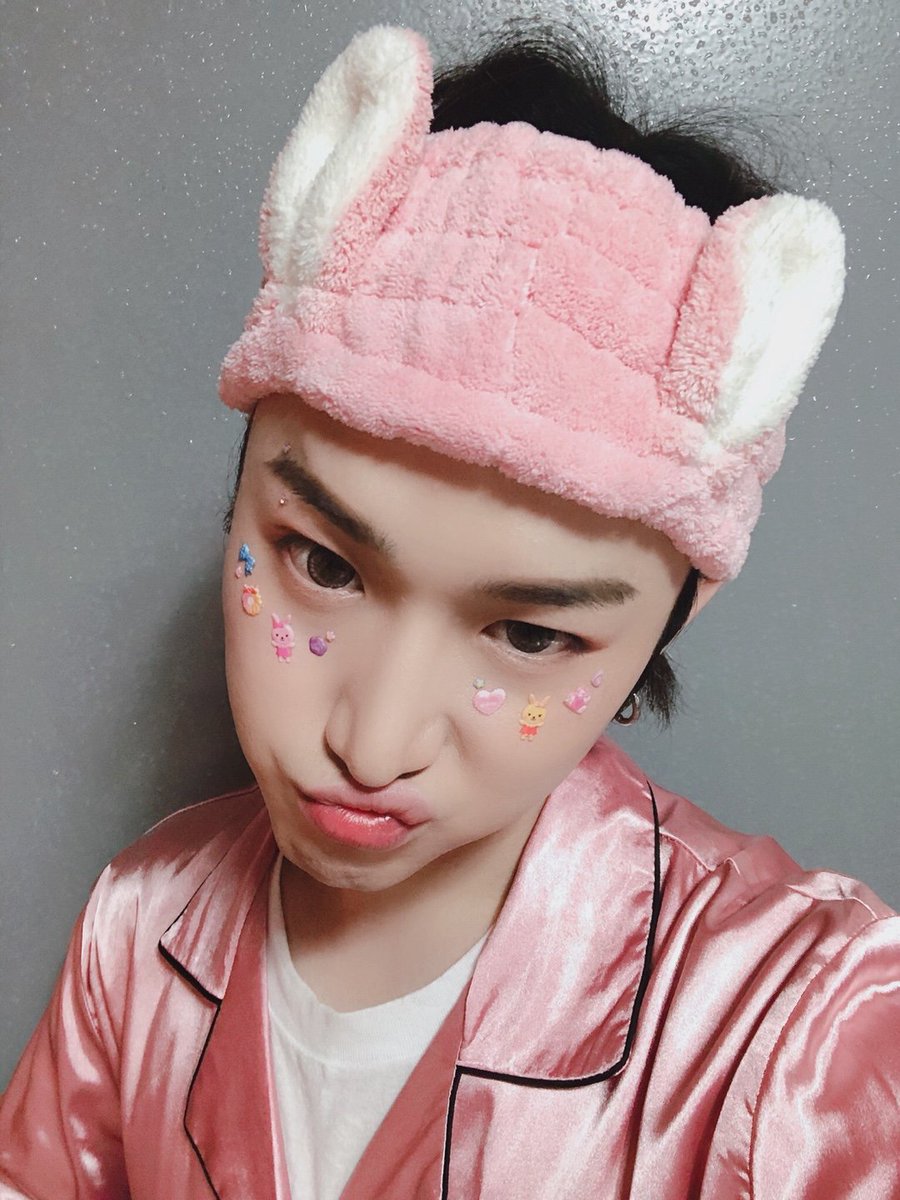 TARGET7_K's tweet image. #지아이
너무 즐거웠던 파자마파티!😁
우리의 파자마파티는 끝나지 않았다!🤪
지아이토끼는 지치지 않는다!🐰
일요일 마지막까지 불 태울거야!🔥
멤버들 모두 집에서 보자!😆😆😆