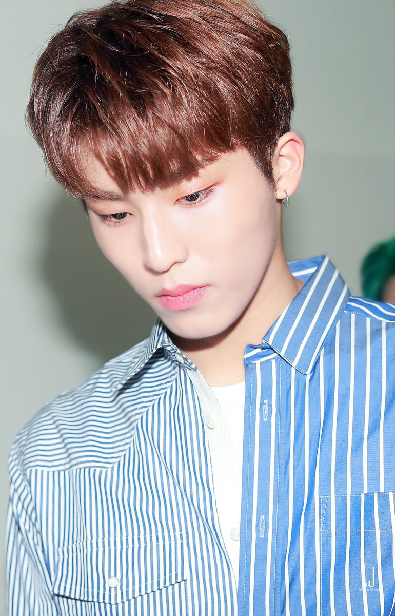 20040928__'s tweet photo. 200807 🐺🎊🎊
#박정우 
#PARKJEONGWOO 
 #TREASURE_BOY_DEBUT 
#TREASURE https://t.co/X5AqjoW28l