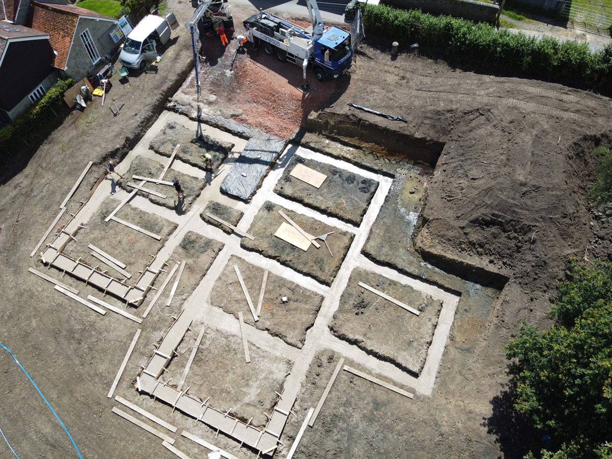 BecoWallform's tweet image. First image from site of our feature #Wallform #ICF build is this #drone photo of the trenchfill foundations. Follow the story here: becowallform.co.uk/category/in-co…