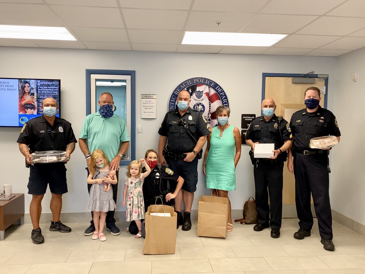 SoJax's tweet photo. #SOJAX is proud to support our men and women in blue! Thank you for all you do for our community. Big shout out to @cinottisbakery for doing an incredible job on breakfast, lunch, and sweets! We hope you enjoyed it @AtlanticBeachPD Neptune Beach PD &amp; Jax Beach PD #sojaxgivesback https://t.co/qVdFfLqyaL