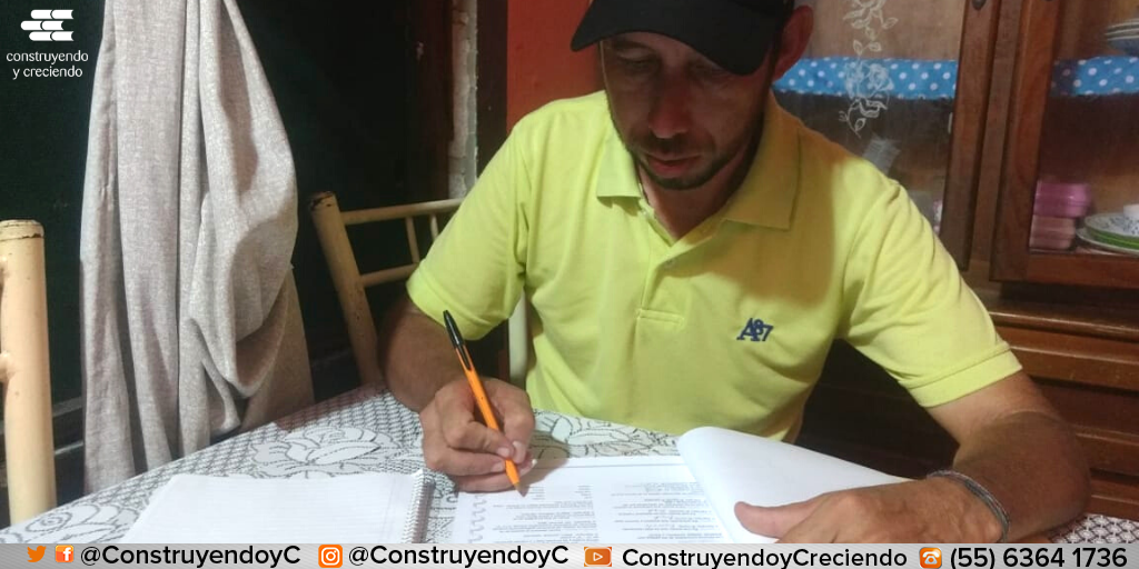 ConstruyendoyC's tweet photo. Los estudiantes de Construyendo y Creciendo continúan preparándose educativamente #DesdeCasa, pues su objetivo de concluir su formación sigue siendo su prioridad a pesar de la contingencia.
#OrgulloCyC #EducaciónParaTodos #MetasYLogros #EducaciónParaAdultos https://t.co/MzeKUVOAEv