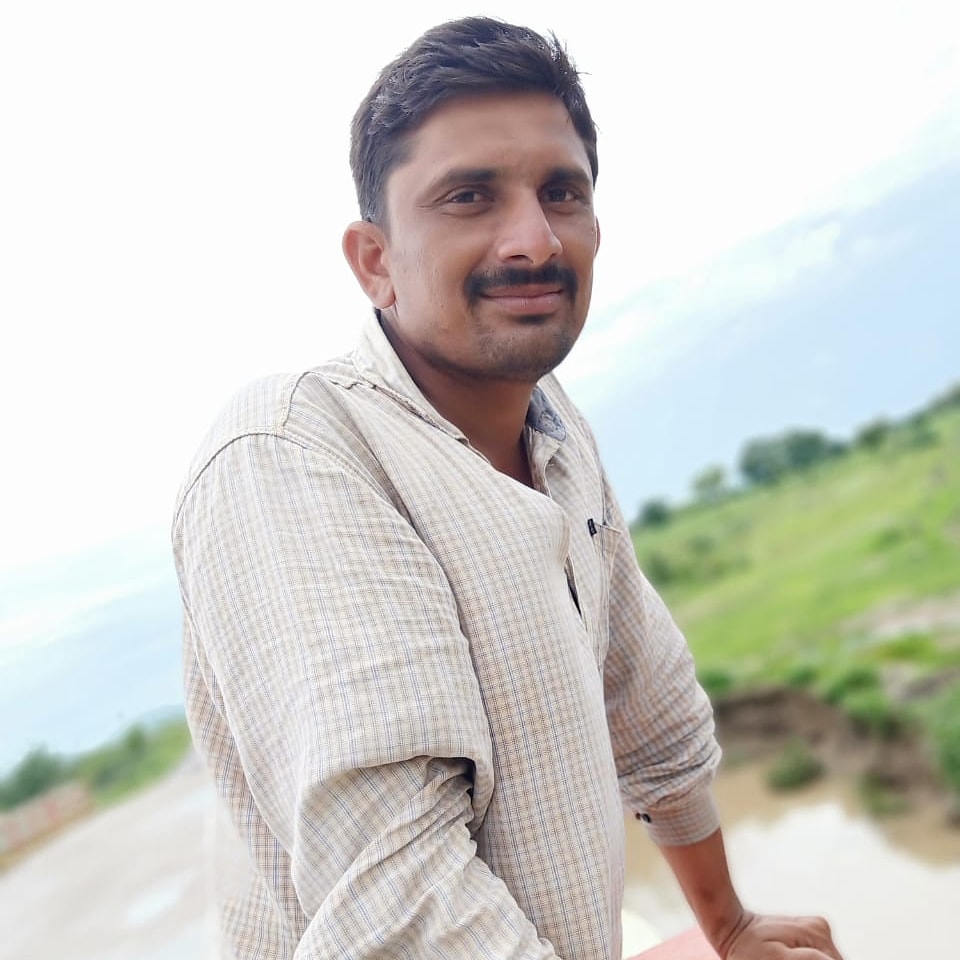 Attapallysrini3's tweet photo. అదృష్టం అంటే
     దనం ద్రవ్యం ఉండడం
           మాత్రమే కాదు.
     చేతినిoడా పని ,
           కడుపునిoడా తిoడి ,
     కంటినిoడా నిద్ర ,
           అవసరానికి ఆదుకునే
     ఆప్తులు ,మిత్రులు
            కలిగి ఉండడమే
     అస��ైన అదృష్టo .....! https://t.co/cNSPHFVTM8