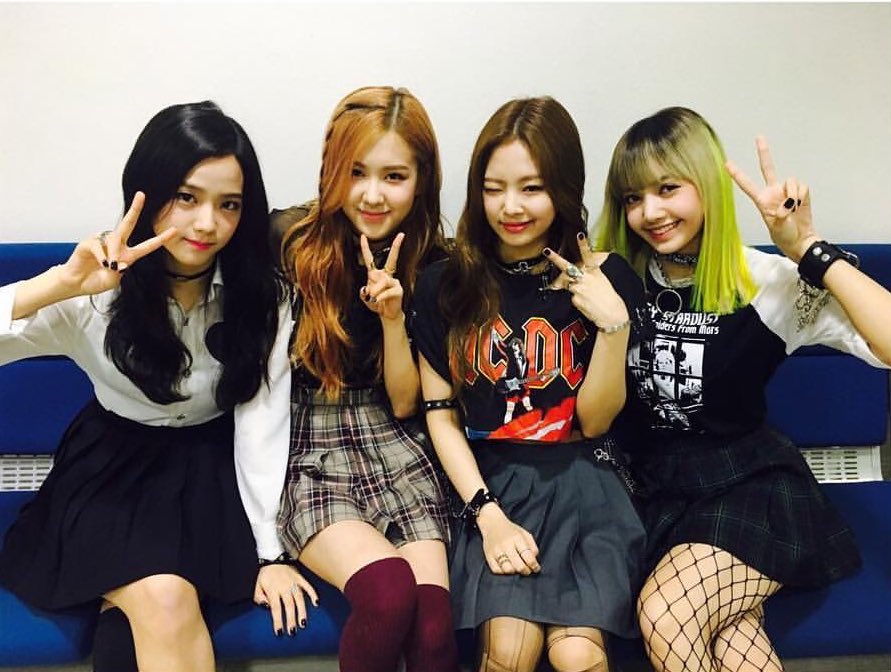 jendeukiebabo's tweet photo. Happy 4th Anniversary Jisoo, Jennie, Rosé, and Lisa! I love you girls so much! These four years I’ve spent with you were some of the happiest in my life and I can’t wait to spend more with you all 🖤💗 

블랙핑크 영원하자!!!
#FOUReverWithBLACKPINK 
#블랙��크_4주년_블링크와_4에버 https://t.co/6RW9VXeaKv