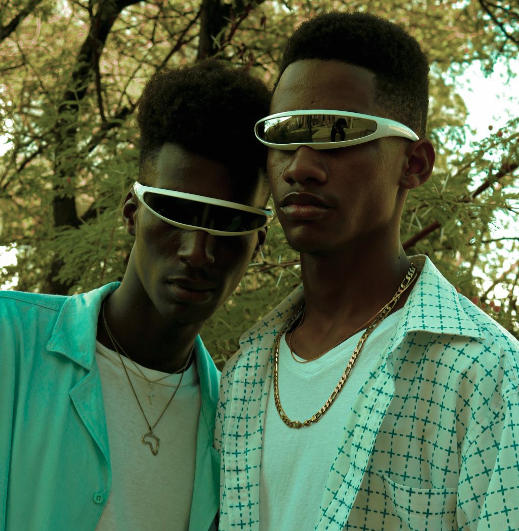 Explore the link between history feminism and afro futurism in Namafu Amutse's photography in this article by <a href="/PspCulture/">People's Stories Project</a>  psp-culture.com/photography/be…
#VisualArt #Afrofuturism #culture #Namibia #SouthernAfricaArts