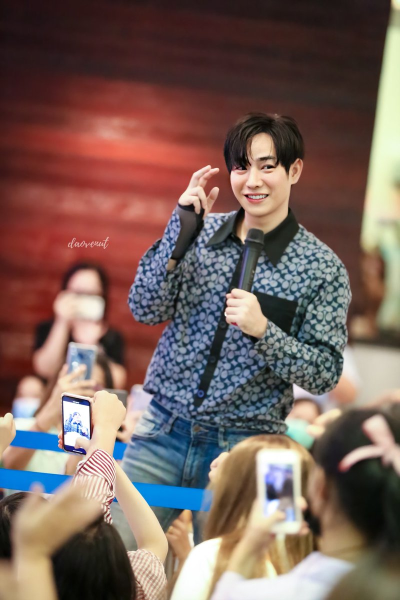 daovenut's tweet photo. ยิ้มแทนความคิดถึง ♥️😊😊 ทำไมน่ารักแบบนี้เนี่ย 
#เป๊กผลิตโชค #PeckPalitchoke
#HappyPalit_Day7 
#HAPPYPALITDAY2020 
#youaretheone
#palitgallery
#venutpixx https://t.co/mzMNFUNeBn