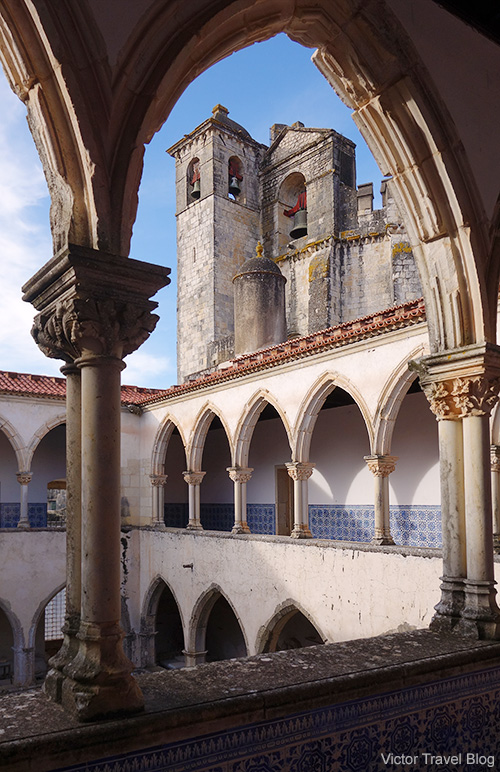 JorgeCarmo9's tweet photo. #Portugal #history #heritage #castles #knightstemplar 🇵🇹📚🏰  Castles of the Knights Templar in Portugal’s History. Welcome to Portugal–an amazing and interesting country so different from its neighbors.  https://t.co/LvQxFXAQde https://t.co/dD655OgJDH