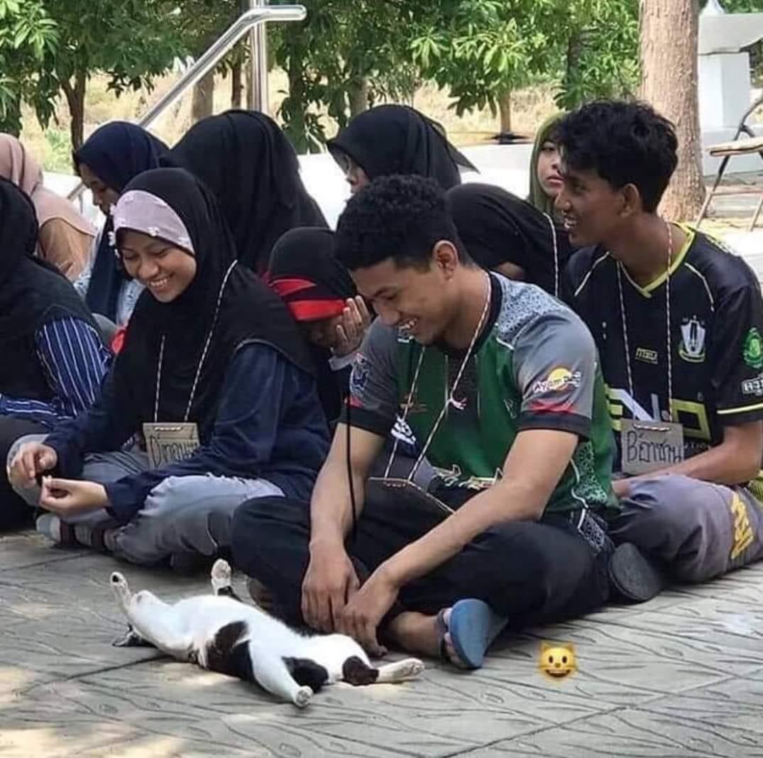 recehtapisayng's tweet image. Dih caper