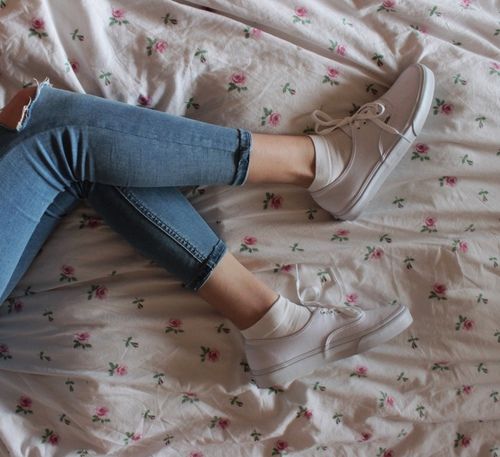 thatmiirey's tweet photo. Fashion aesthetic for Moon-dominant women (Rohini, Hasta, Sravana)

feminine, girl next door, comfortable

inspired by @ClaireNakti https://t.co/a4wVAOhmI1