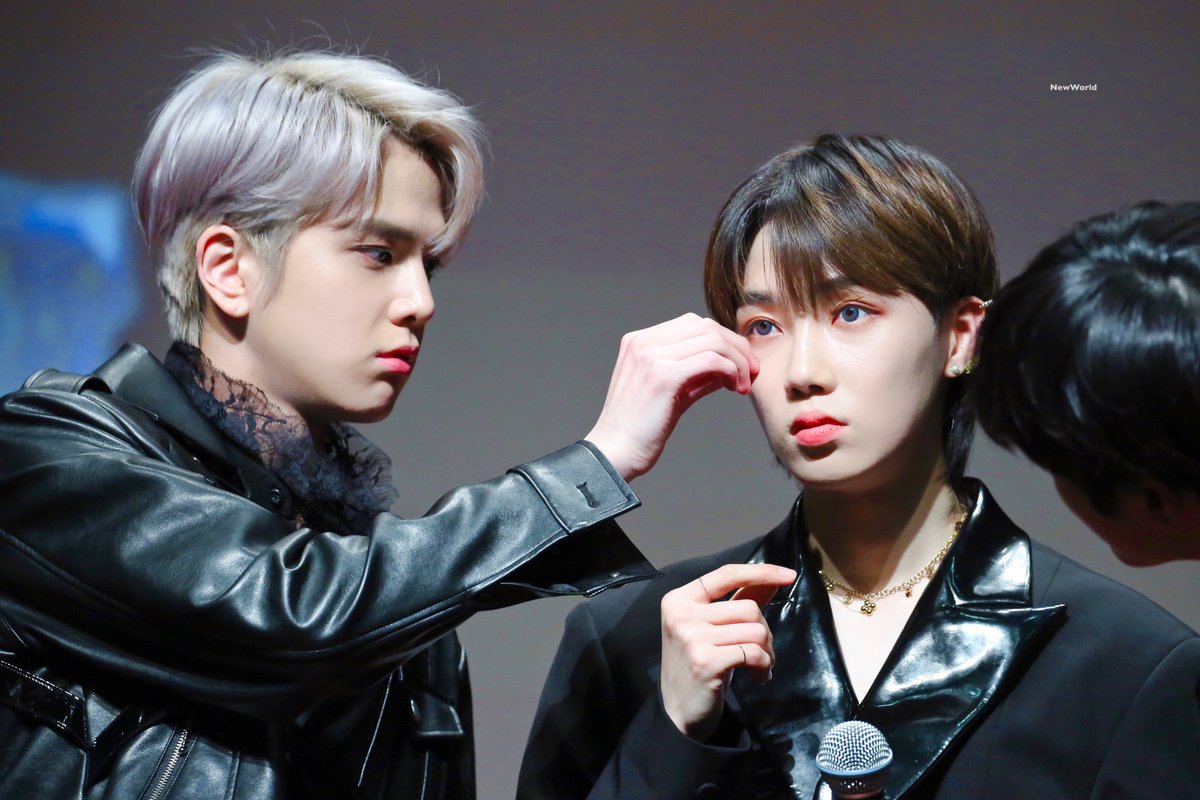NewWorld_426's tweet photo. 생일 축하해 🎂

#더보이즈  #뉴  #최찬희 #김영훈 https://t.co/w4DnSi0bmM