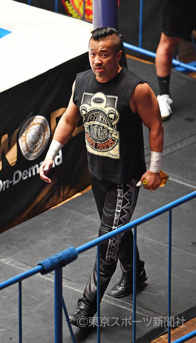 東スポ 写真部 Pa Twitter 新日本プロレス 年8月7日 後楽園ホール 金丸義信 カメラ目線 東スポ 東京スポーツ Tokyosportspress T Co Ynw5bcebys Twitter
