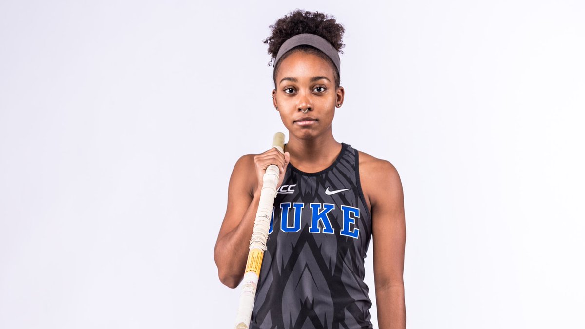 DukeTFXC's tweet photo. Chesney is coming back for another year 🤩

#GoDuke 🔵😈🏐 https://t.co/GLWPMv32zq