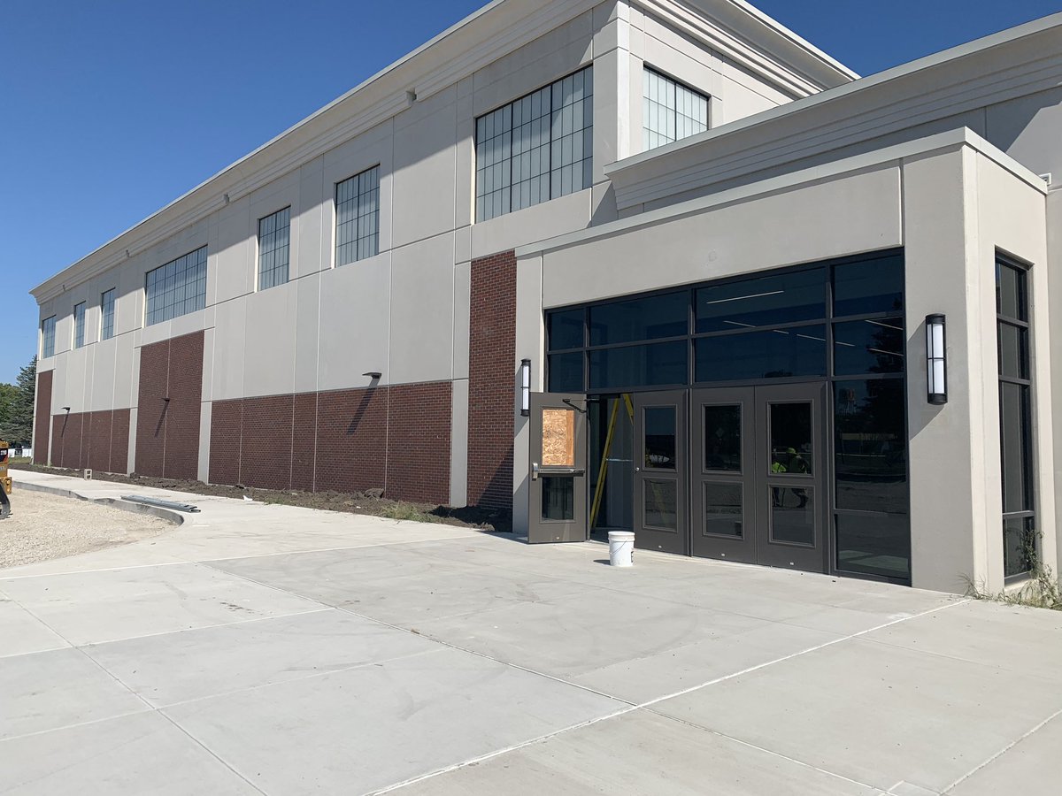 SagesAthletics's tweet image. Final grade of the Sievers Center Parking lot is underway along with the installation of the bleachers! #GoSages #FinalStep