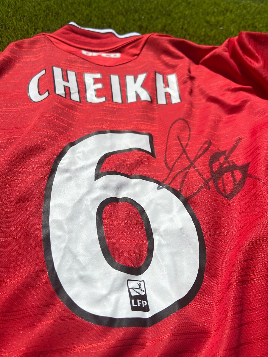 DFCO_Officiel's tweet photo. 🚨 JEU CONCOURS 🚨

Remportez le maillot dédicacé de @PapeCheikhJR ! 

Pour participer : 
- 🔁 la publication
- commente en mentionnant un ami fan du DFCO !

#TeamDFCO https://t.co/VO2JAoPVDA