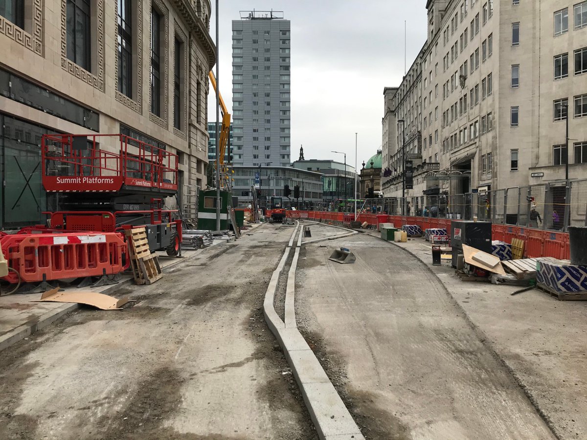 New cycle lane underway on #WellingtonStreet #Leeds, part of the ongoing programme and transition towards a more cycle and pedestrian friendly city centre.