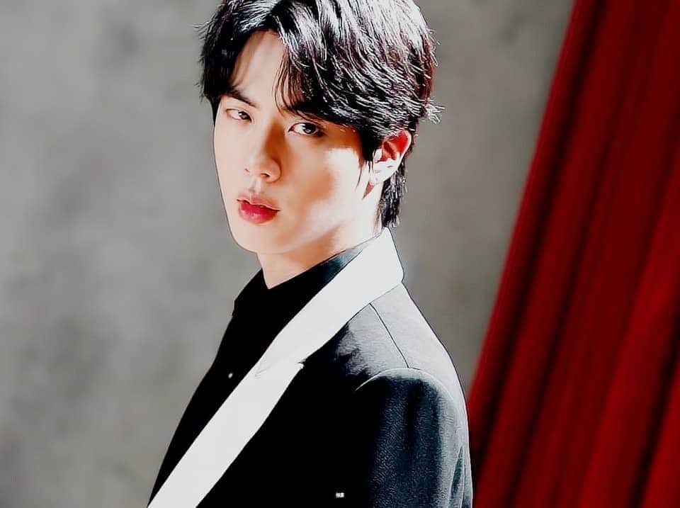 In the end we all know seokjin is multitalented king and men wish they were seokjin...the list will keep going on but his talents won’t stop please add if i forgot something