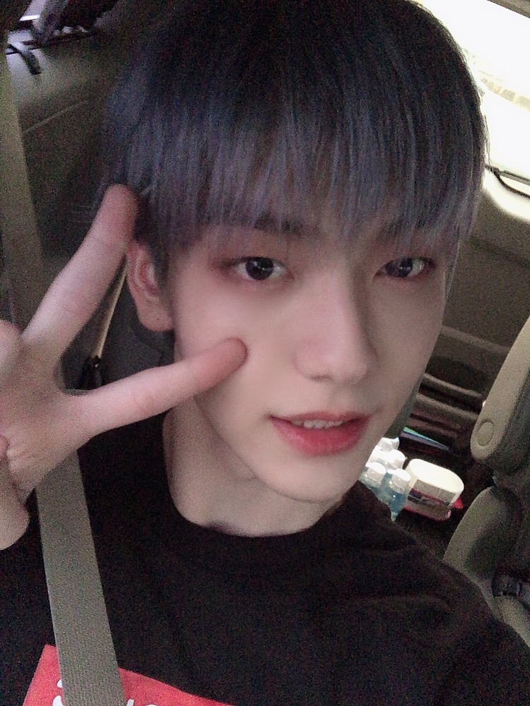 TXT_members tweet picture