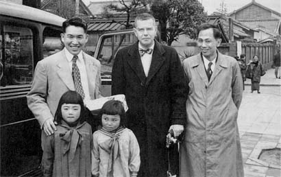 49/61Shinkozen Elementary was near the wet market at the wharf and had been converted into a makeshift hospital and research facility. This was also the ABCC's first Nagasaki office.The first thing Dō-oh received once there was a white gown.