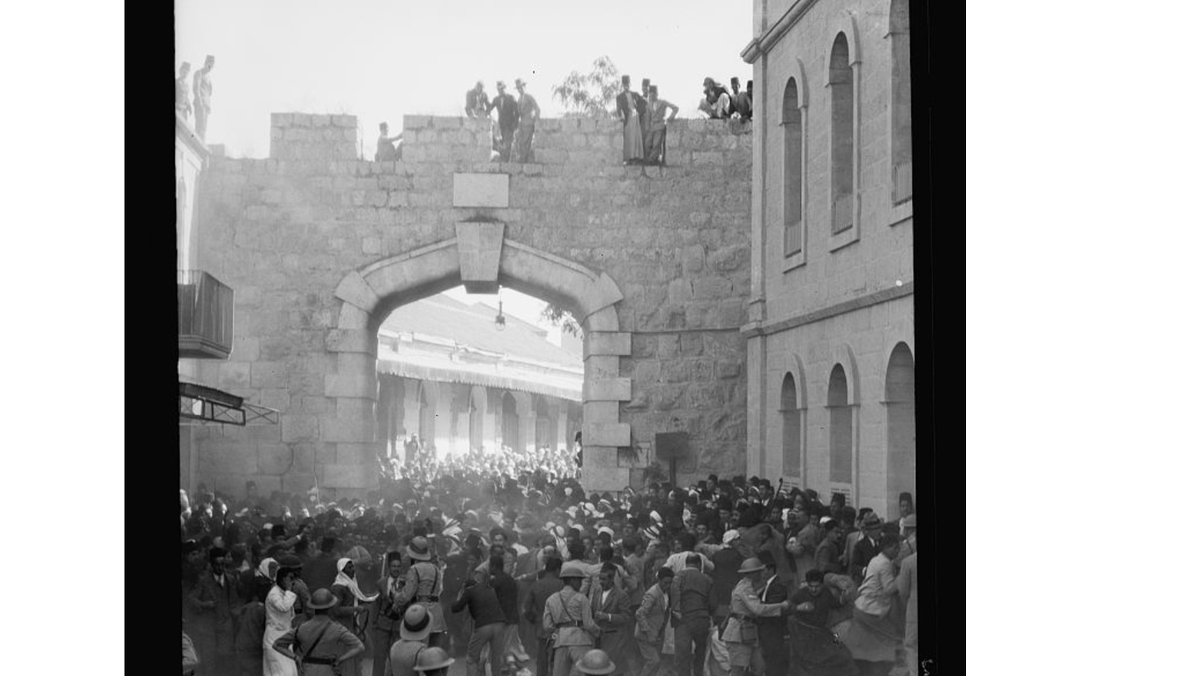 Let's talk about the colonial history of tear gas. During British rule in Palestine, authorities thought tear gas was too dangerous/dastardly to use even against the "other" in colonies.  #twitterstorians  #Palestine  #colonialism