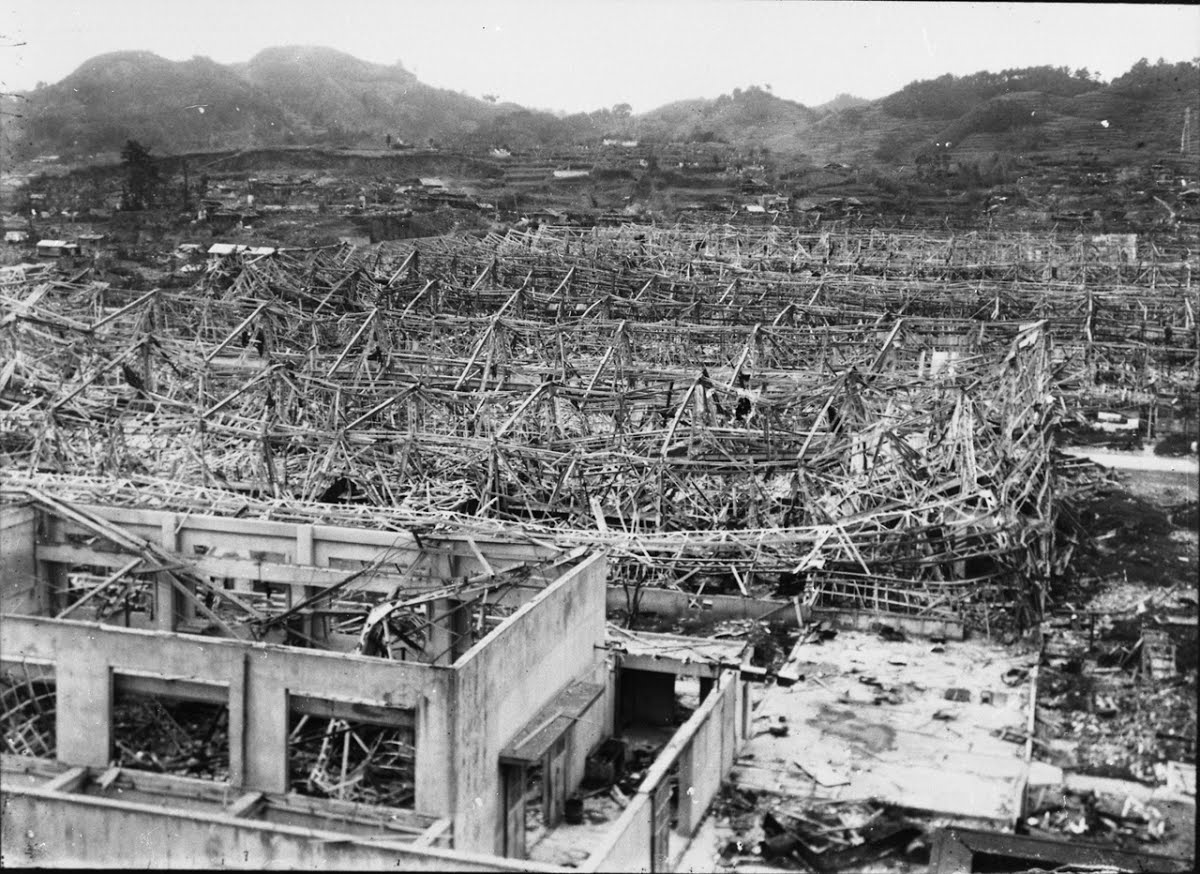 19/61The aerial-launched torpedoes used in the Park Harbor mission were built by Mitsubishi at the Ōhashi plant of their arms factory. Today, it's the Nagasaki University Bunkyo area campus.In 1944, Dō-oh, like her friends, was abruptly taken off school and sent to work here.