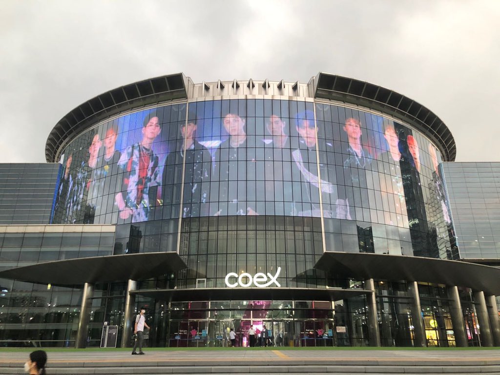 น้องขึ้นจอของโปรเจคบ้านเบสจีนที่ coex แบบใหญ่มาก ปังปุริเย่สุดๆ 💥
#TREASURE_DEBUT_DDAY #TREASURE_BOY_DEBUT