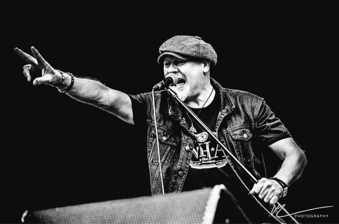 Eamon Nancarrow on vocals!!!!! And drums🤔🤔?? Then and now... Rock Star🤘🤘🤘