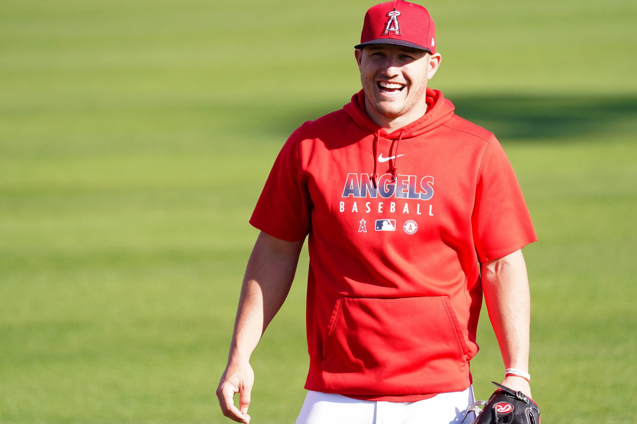 A very Happy 29th Birthday to centerfielder Mike Trout!      
