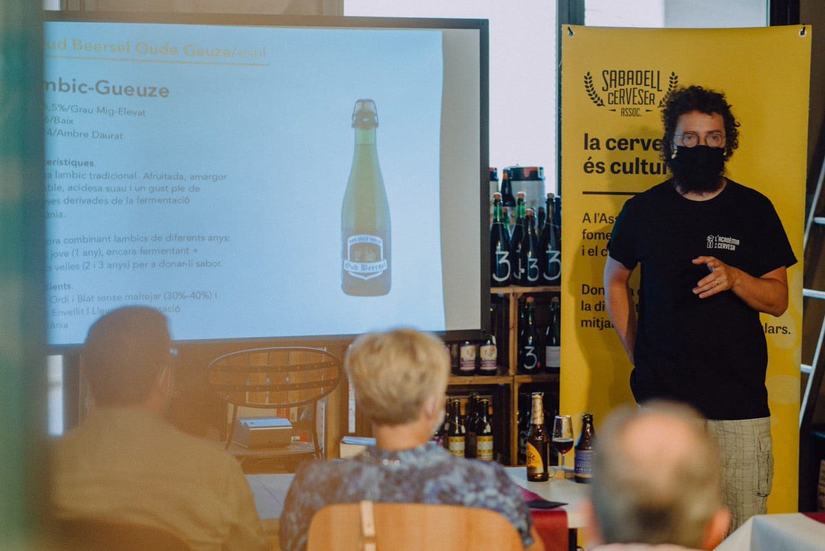 Ahir vam fer la primera sessió del Mòdul 02: Bèlgica i França al @cafestes_gourmet. Vam tastar una cervesa d’estil blonde, una saison, una belgian strong dark ale i una kriek lambic. Gràcies per venir! 🤓🍺 (1/2)