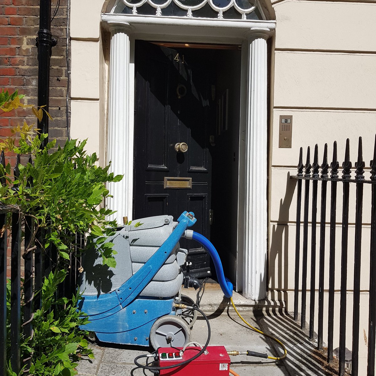 Supreme_CC's tweet photo. Another scorching day in #N1 #London. Looking forward to weekend after another busy week!
#edgware #borehamwood #millhill #stanmore #radlett #hendon #collindale #kingsbury #barnet #wembley #harrow #pinner #ruislip #watford #bushey #rickmansworth #kingslangley #shenley https://t.co/udzJhWZQIY