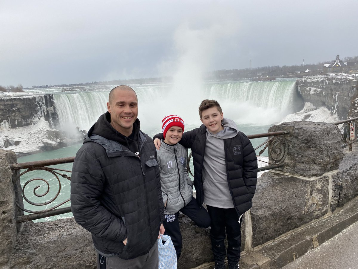 LindeJenni's tweet photo. @TecumsehS_C turns the big 4-0 today! You’re the best dad and best friend I could ask for! Let’s celebrate and get #225x40 today! Many more advertures await and I am excited to see what God has planned for us. Happy Birthday! https://t.co/AP4M1U1fNV