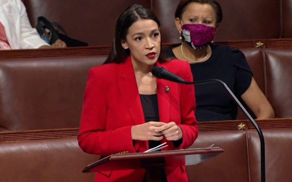 RedazioneLP's tweet photo. La forza dell'intelligenza ha spinto #AlexandriaOcasioCortez a non accettare le scuse del collega #TedYoho per un insulto #sessista. Nel #discorso al Congresso, la deputata ha compiuto un atto di dignità per sé e per tutte le #donne del mondo.
Leggi qui 👉 https://t.co/RK1GqvBQZ9 https://t.co/0DoeAU3y5x