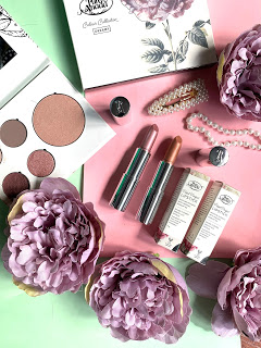 "The glow is so subtle and looks amazing in the sunshine." thanks <a href="/JueLookX/">𝒥𝒰𝐸</a> for reviewing Pure Anada's Compact Palette and Petal Perfect L:ipsticxks form <a href="/liveinthelight1/">Live in the Light</a> - read the full piece here - tinyurl.com/y3va73yp
#COSMETICS #NaturalBeauty