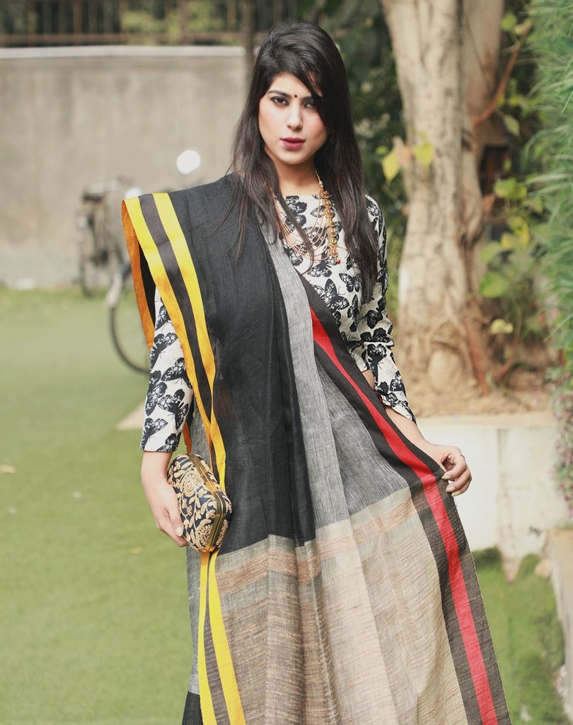 sonalarora_'s tweet image. National Handloom Day.
#unnatisilks #silksaree #Vocal4Handloom #vocalforlocal #makeinindia