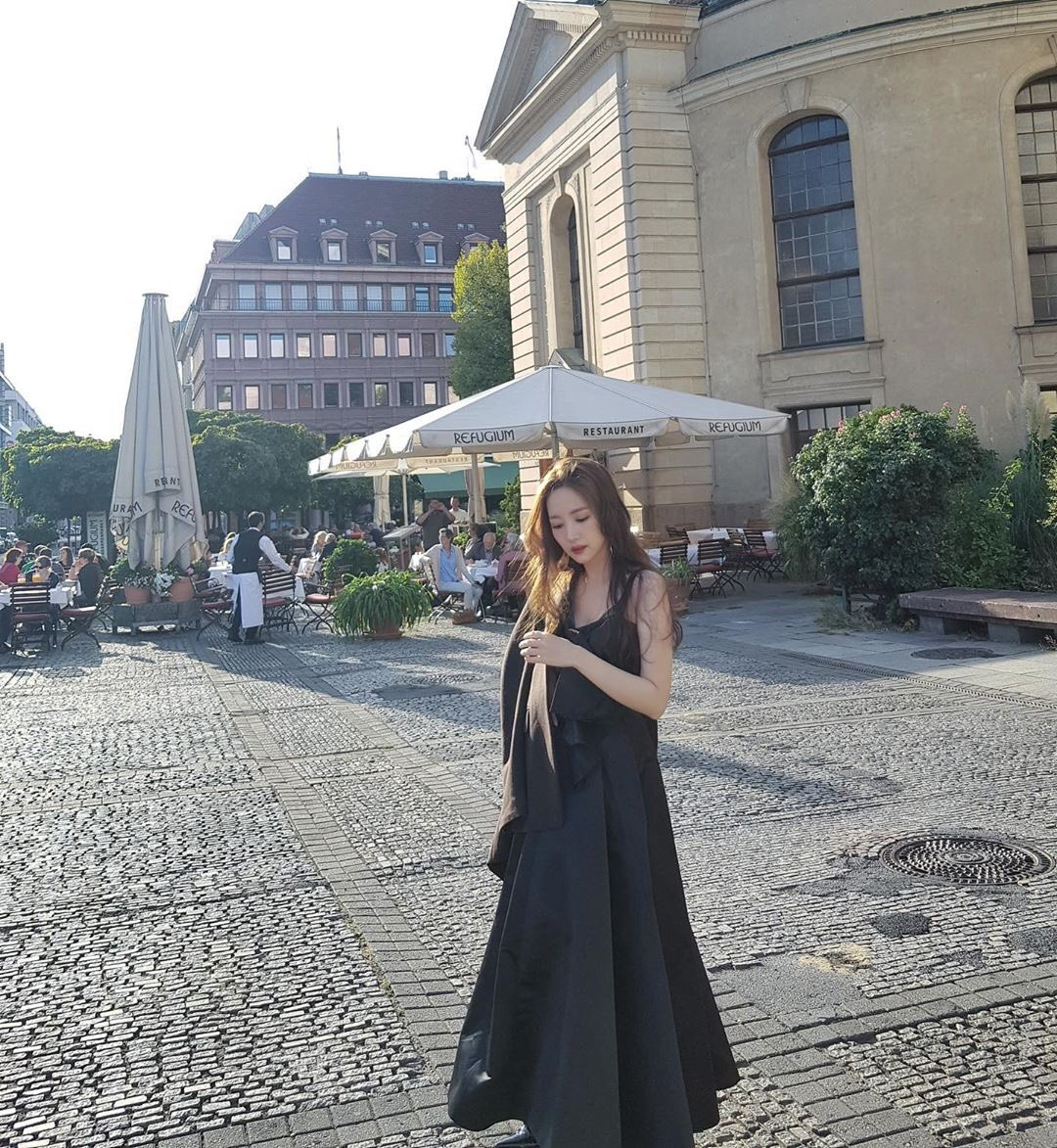 PMYBrasil's tweet photo. [#MINSTAGRAM] 07.08.20 | MinYoung atualizou seu instagram

"Sinto sua falta, beans*"

🌸 https://t.co/Pgur56gEEE

*Beans é o nome do fandom dela 

#ParkMinYoung #朴敏英 #박민영 https://t.co/xf8vLdxSFn