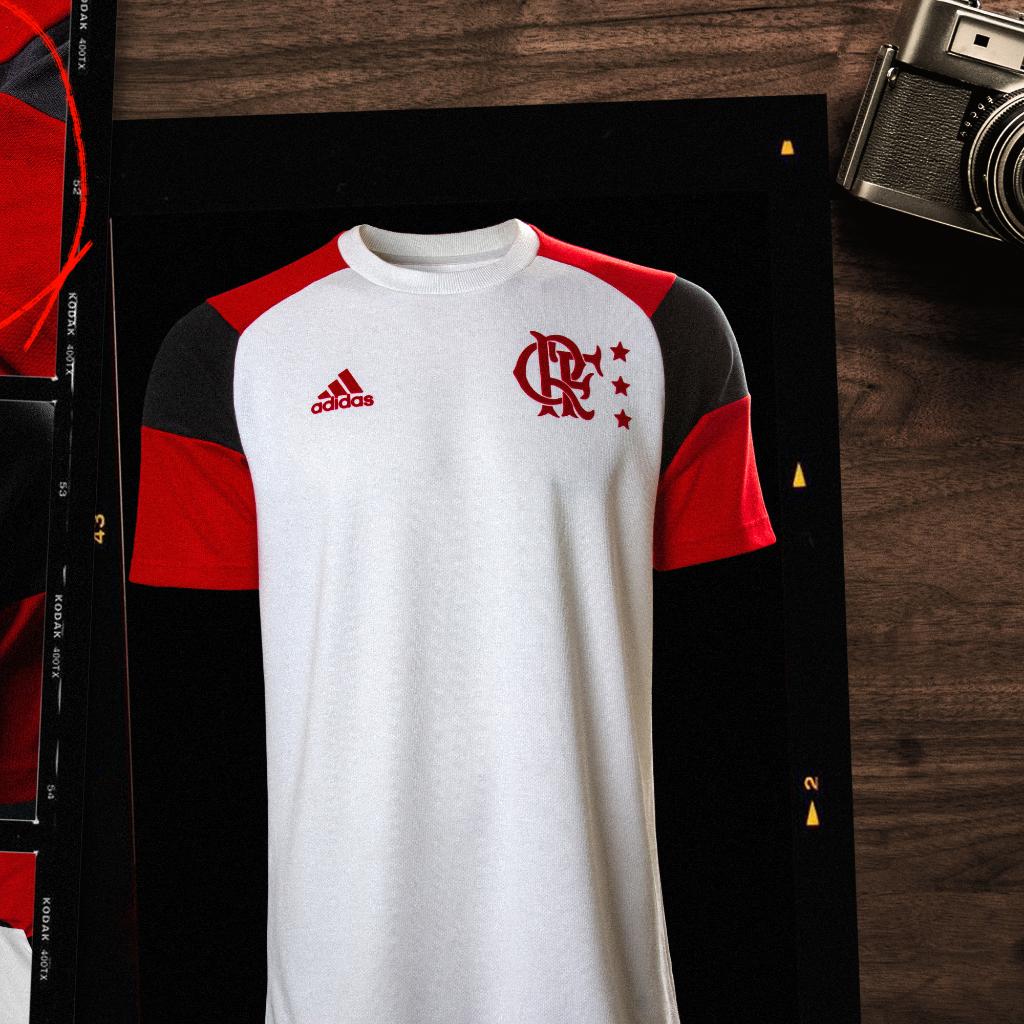 Aquele manto que fez história. 
1981: ícone na história rubro-negra. @Flamengo 
a.did.as/6014GgkjC