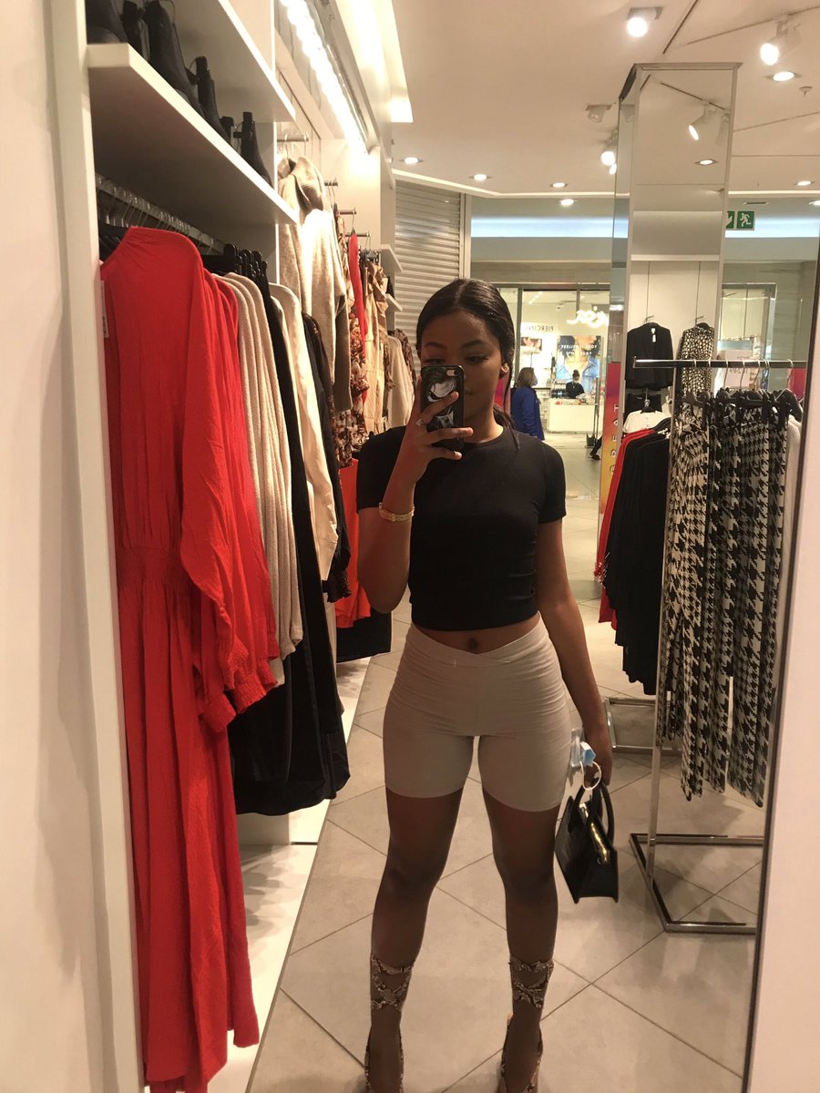mthiyane_maya's tweet photo. #makebossmoves standard 🦋 https://t.co/Zl0tSKP3Oa