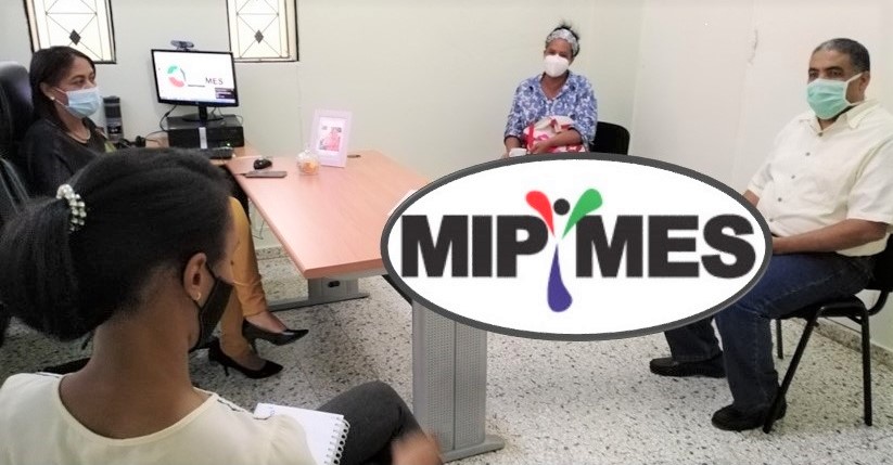 En provincia de San Juan, miembros del Programa #MesoaméricaSinHambre de <a href="/FAO/">Food and Agriculture Organization</a> y <a href="/AMEXCID/">AMEXCID</a>, sostienen encuentro con Suanny Soler y Andrelina Murillo, del Centro #Mipymes de <a href="/UniversidadUASD/">Universidad UASD</a>, para diseñar un plan de formación y fortalecimiento de las organizaciones de productores.