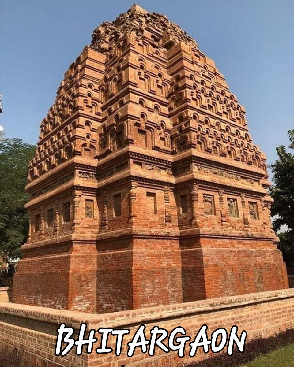 in which generally flat-roofed sqare temples were built. Two of these temples, in which the images of Vishnu are centre as a chief deity, are found at Bhitargaon in Kanpur (made of bricks), and the e sculpture of Nara Narayana from the Dashavatara temple at Deogarh in Jhansi.