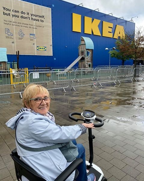 SyncLiving's tweet photo. New scooter... First stop IKEA!🛍️

Dorothy's bought herself a scooter here - the new @Think_Mobility UK Scorpius-A. It folds up in the click of button, and fits neatly in the car boot. Well, if there’s any room amongst all the shopping bags!

#Mobility #Accessibility #Belfast https://t.co/ye73qT7zLW
