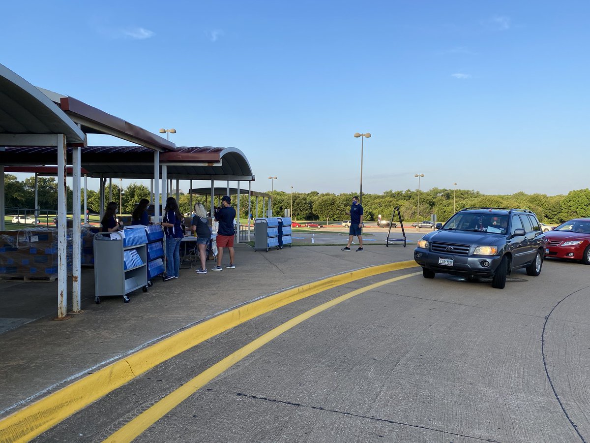 PrincipalAHS's tweet image. Super excited to start seeing students again at our distribution event today and Monday!!