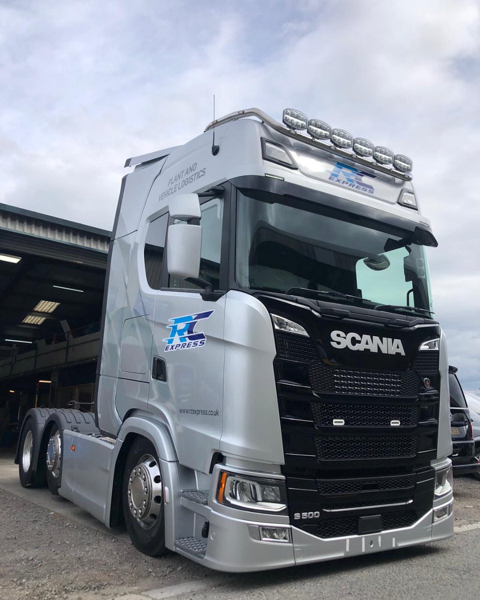 LALightBars's tweet photo. Here we have RC Express's New Scania S500 in for a few bits! 

- LED Perimeter Kit
- Back Bar 
- Top Bar &amp; x6 LA Ultra Beam Spotlights
- Halo-Blitz LED Grill Kit
------
T: 01205 460625
E: sales@lalightbars.co.uk
W: https://t.co/dEmf1OlNG2 https://t.co/qu5fAJopOe