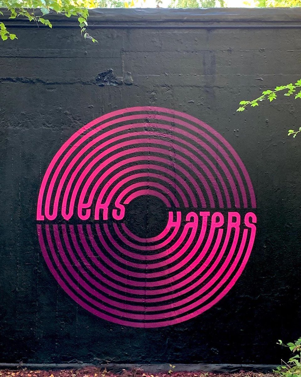 allcitycanvas's tweet image. Mira con atención las piezas tipográficas de #GaryStranger.