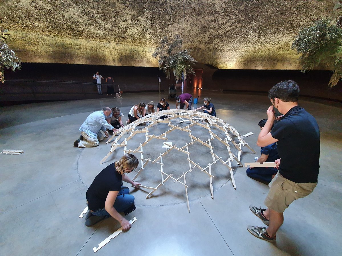 menutsGirona's tweet photo. 🔵 Descobreix amb les activitats familiars l’únic museu de joieria, gemmologia i orfebreria del país.

🚩 @DOR_Museum 

ℹ️ https://t.co/RZ6conO38P

#sentlestiu #culturasegura #menutsgi #enfamilia #ambnens #estiualmuseu @HereuQuim #dormuseum @turismegirones https://t.co/xcriyLcjsq