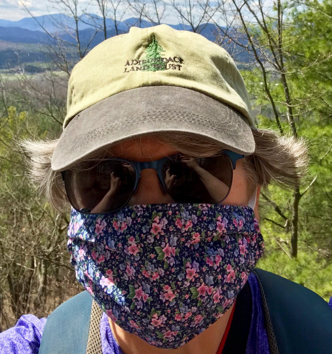 AdkLandTrust's tweet photo. Have a great weekend, Adirondackers! And remember: Pack A Mask: New Yorkers are required to wear masks in public when distancing cannot be maintained, including on trails, on summits, in parking lots and in the backcountry. #playsmartplaysafeplaylocal https://t.co/VHiBEUoJR4