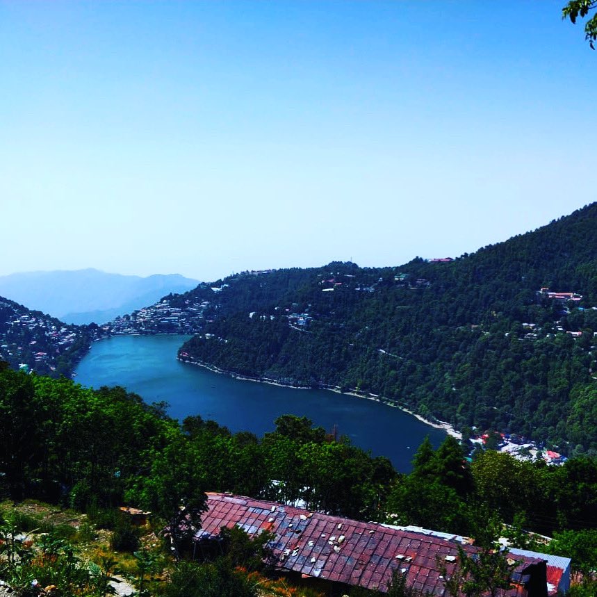 shantnubhatt's tweet photo. The still waters of a lake reflects the beauty around it..
@Sidbakaria #nainital #clickedbyMe #in2018
#IncredibleIndia #India #uttarakhand #travelphotography #Traveller #mountains #LakeShow https://t.co/WINUyJB5l8